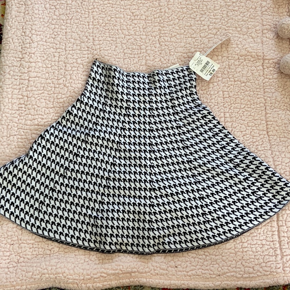 pattern black/white skirt